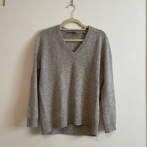 Vince v-neck cashmere sweater size small. Perfect condition